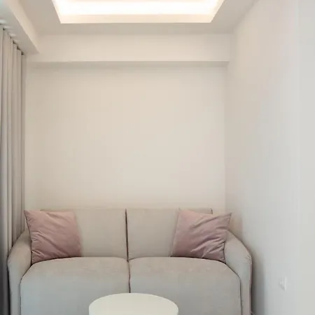 Laguna By Diomedes Group 酒店 2*
