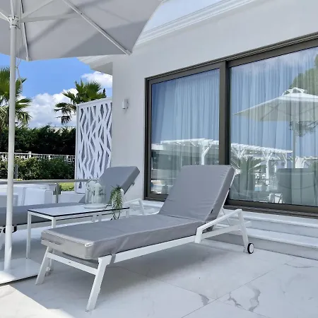 Хотел Laguna By Diomedes Group