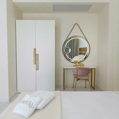 Хотел Laguna By Diomedes Group