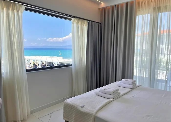 Laguna By Diomedes Group 2*