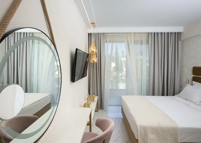 Laguna By Diomedes Group 2*